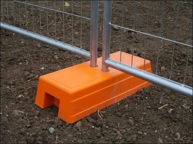 orange-base-stand-mobile-fence.jpg